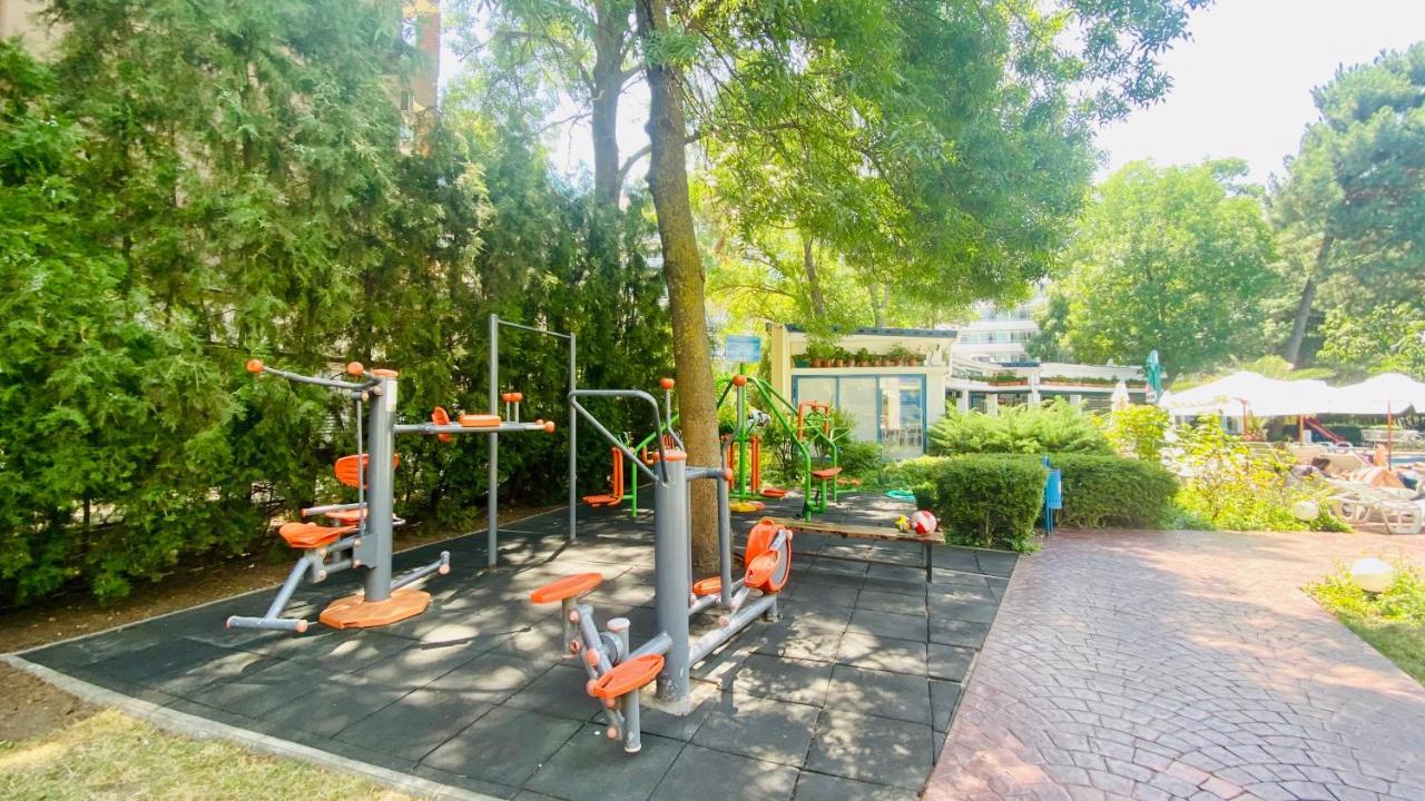 Bratanov Excelsior Apartment ซันนีบีช ภายนอก รูปภาพ